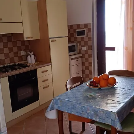 La Finestra Sul Mare Piano Terra بيت للعطل